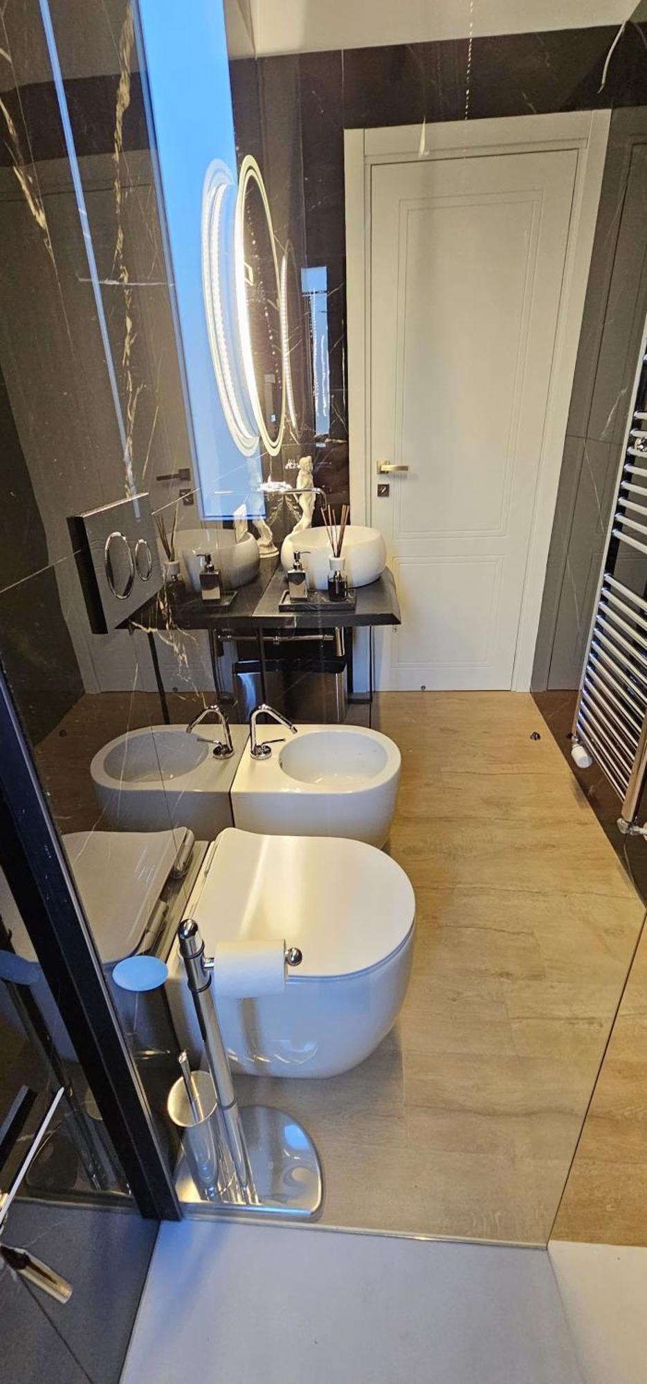 Family Room Private Bathroom