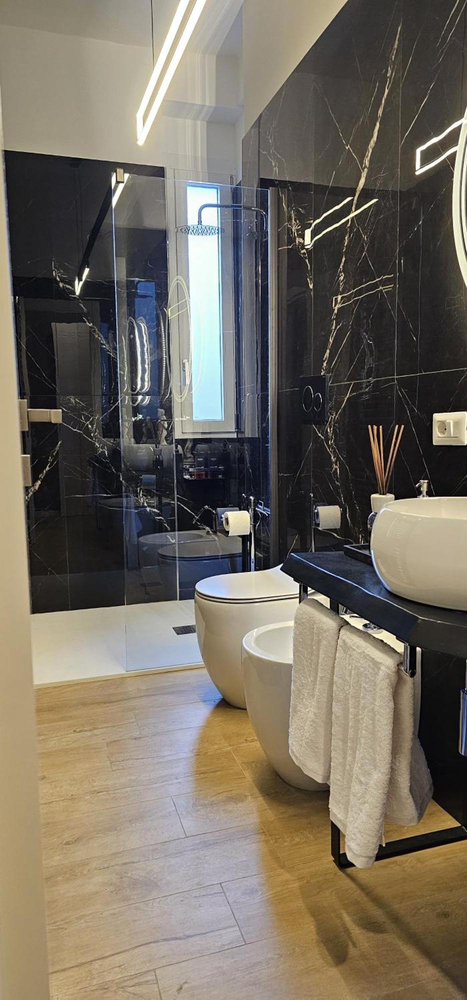 Family Room Private Bathroom