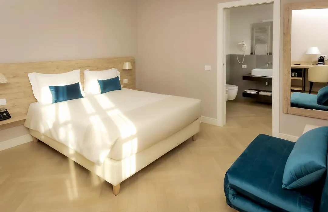 Bergamo Inn 43-1