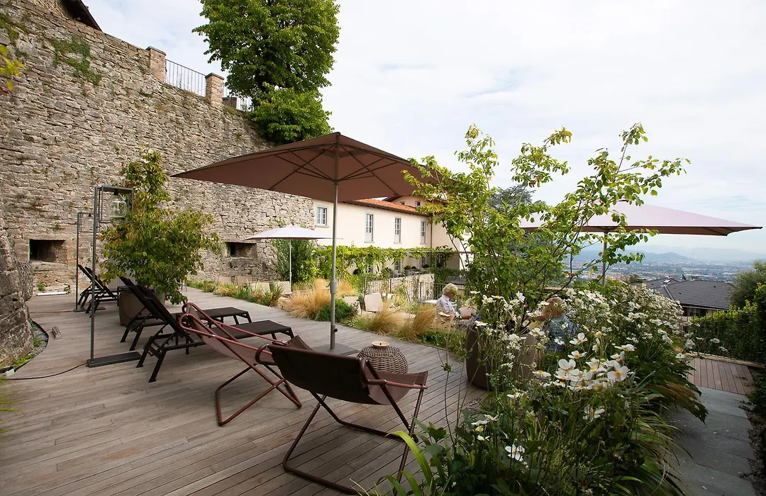 Relais San Vigilio al Castello-1