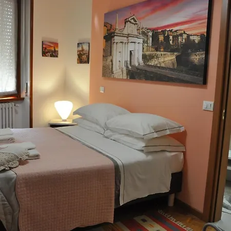 CityWalls Guest House Bergamo-3