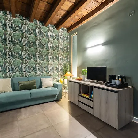 Rego Apartments San Tomaso - Boutique Aparthotel With Some Off-Site Apartments In A Charming Historic District Close To Upper Town-2