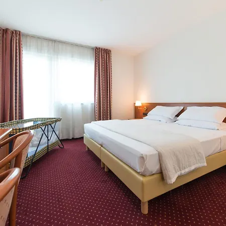 Airport Hotel Bergamo-3